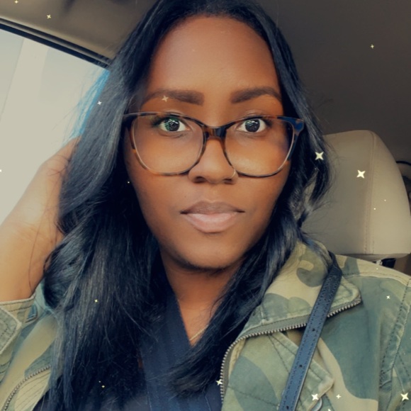 Meet your Posher, Kyaris - Picture 1 of 1